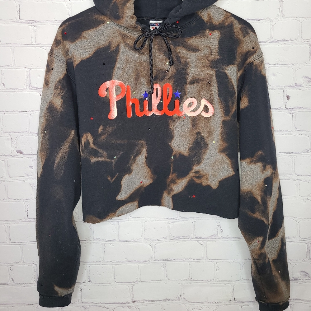Philadelphia Phillies Crop Hoodie - Picture 2 of 7